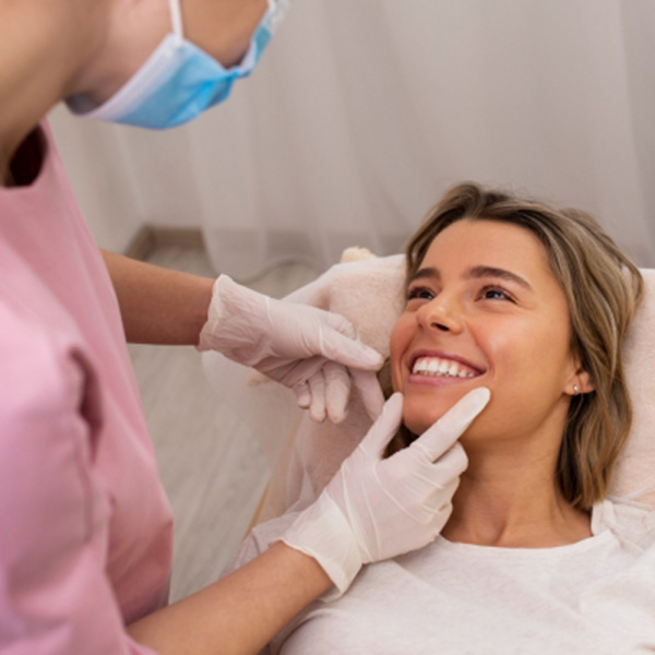 Featured image for “Can Veneers Fix Overlapping Teeth?”