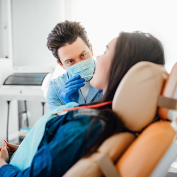 Featured image for “What Are the Differences Between White, Gold, and Ceramic Fillings?”