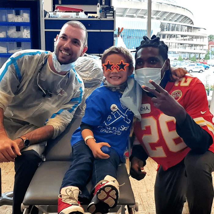 gallery1 Dental staff with little kids
