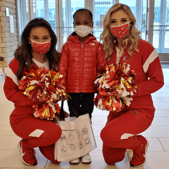 gallery3 Dental staff with little kids