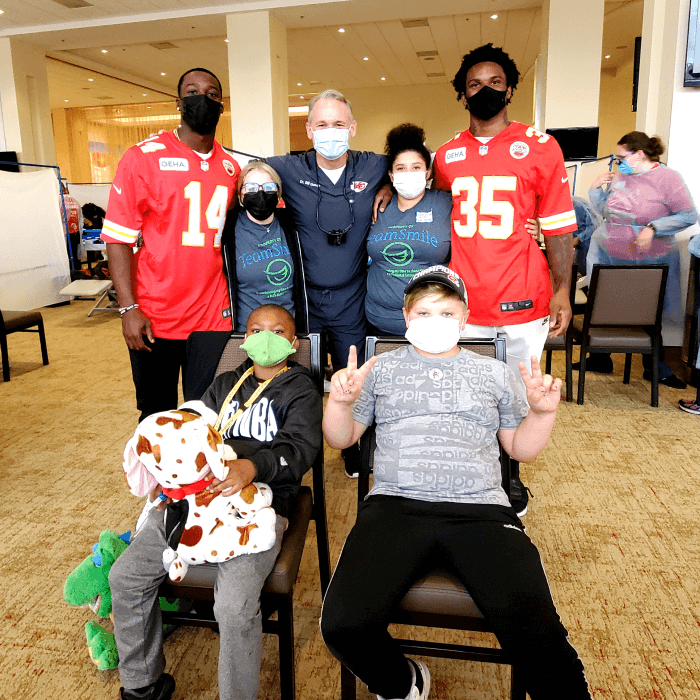 gallery4 Dental staff with little kids